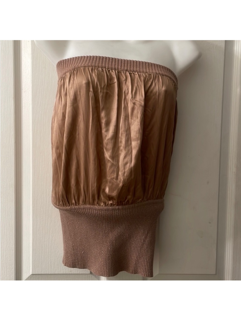 Bebe Women’s Champagne Metalic Satin stretch tube top size medium